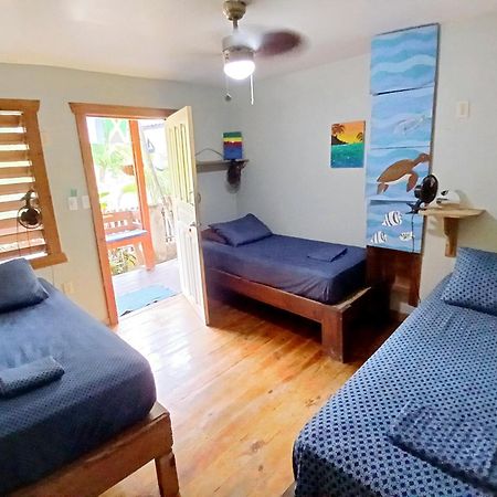 סנדי ביי Roatan Backpackers' Hostel מראה חיצוני תמונה