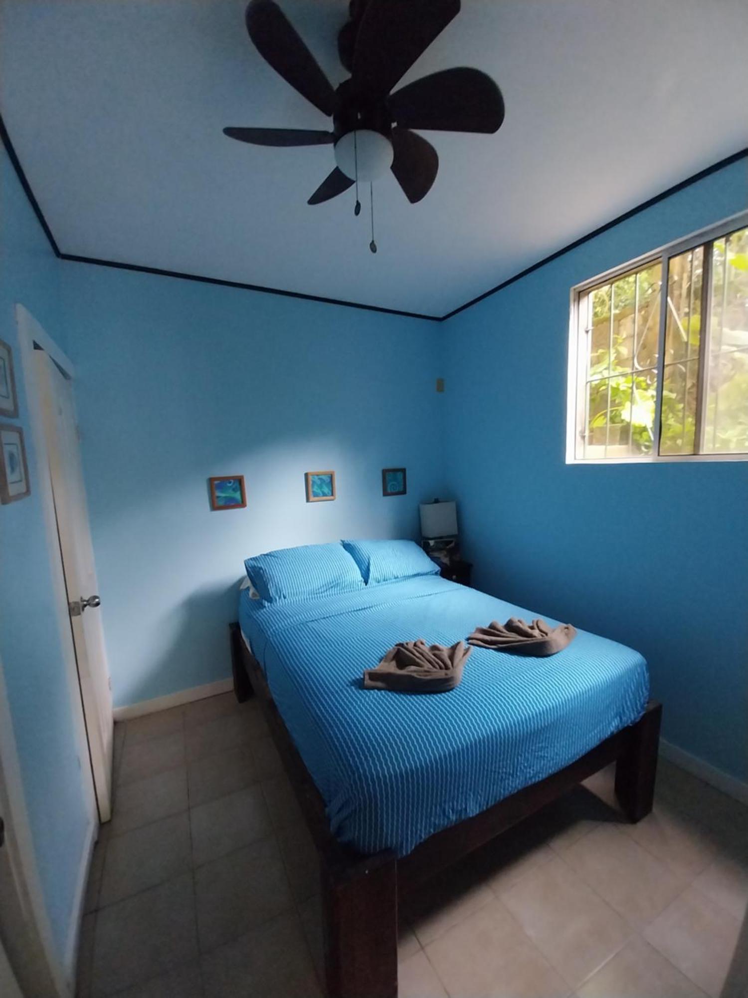 סנדי ביי Roatan Backpackers' Hostel מראה חיצוני תמונה