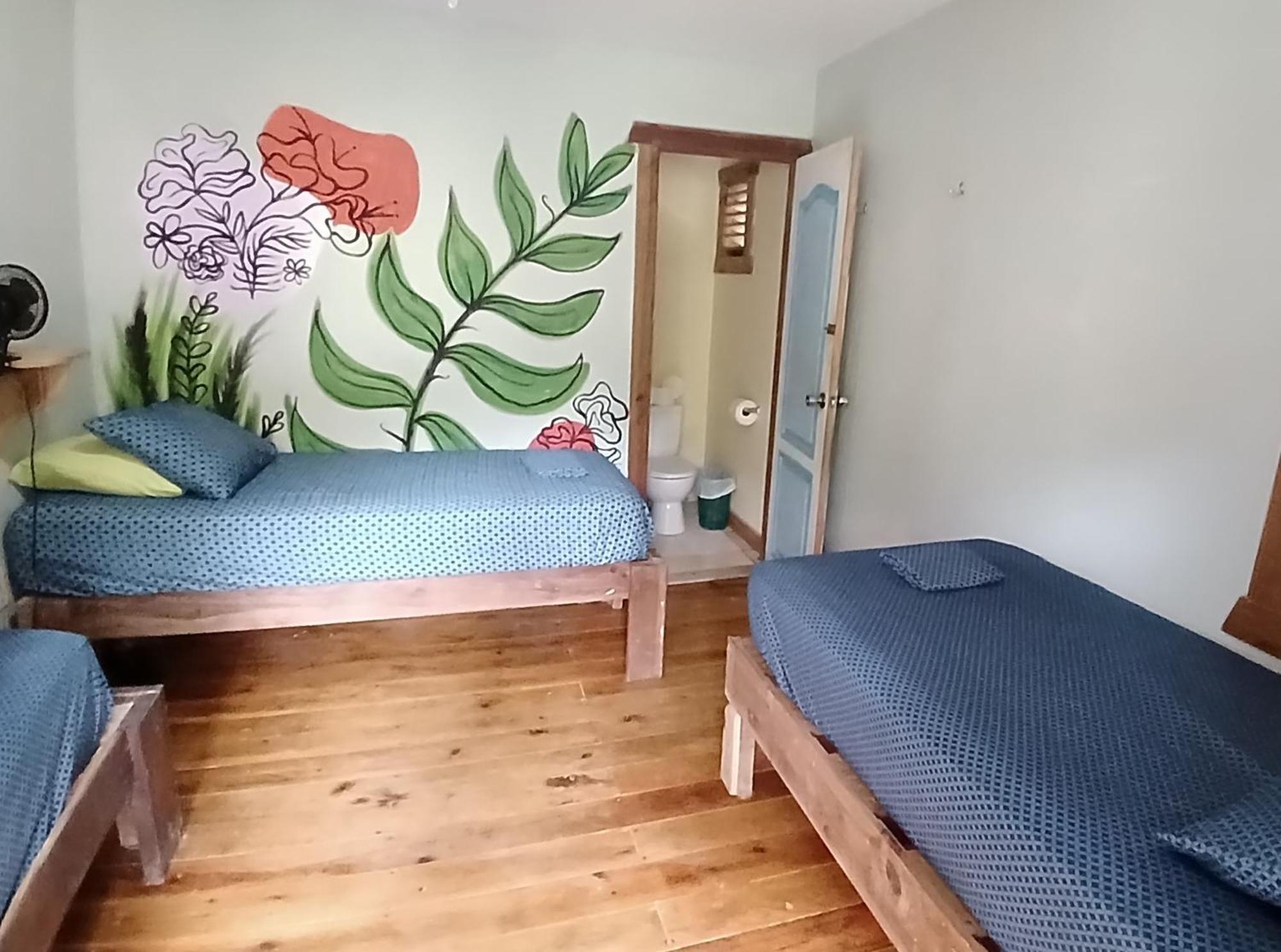 סנדי ביי Roatan Backpackers' Hostel מראה חיצוני תמונה