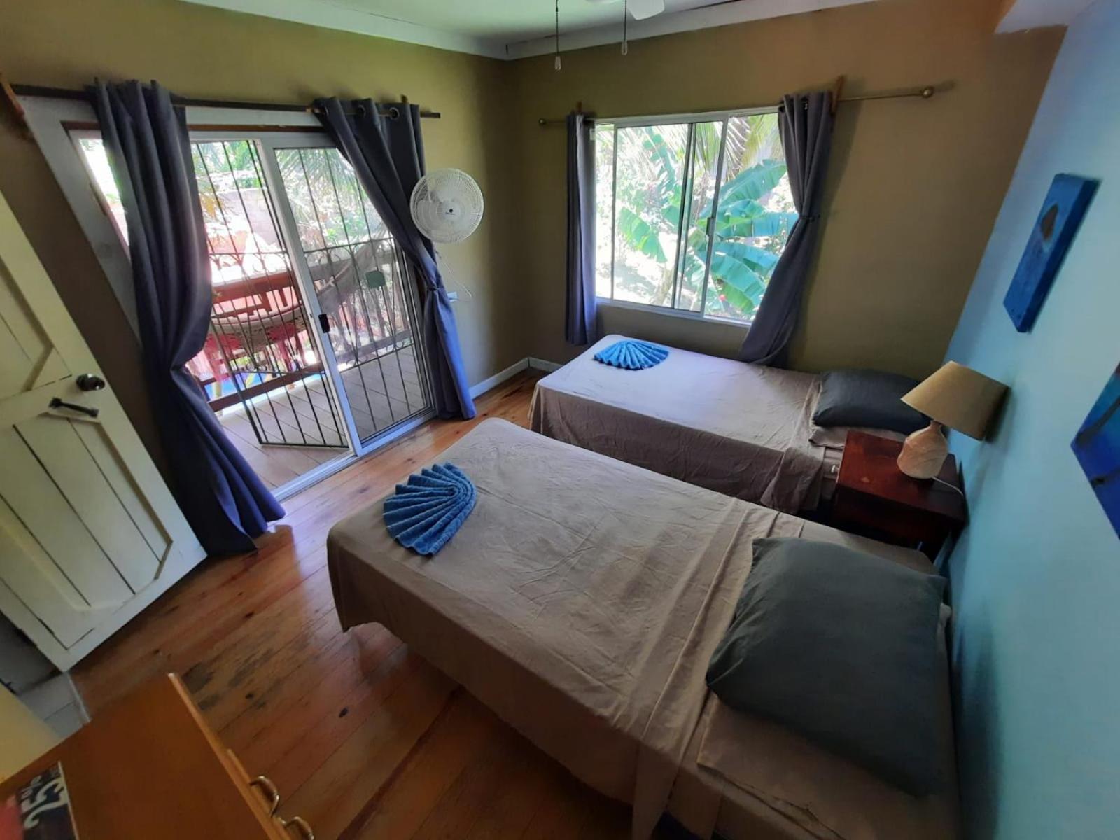 סנדי ביי Roatan Backpackers' Hostel מראה חיצוני תמונה