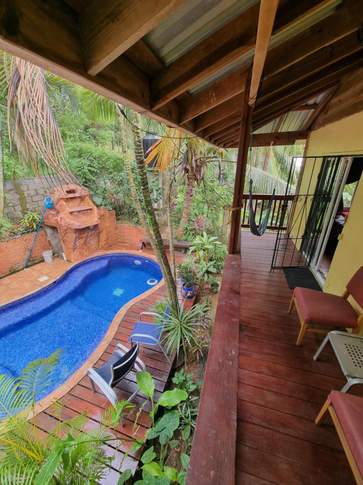 סנדי ביי Roatan Backpackers' Hostel מראה חיצוני תמונה
