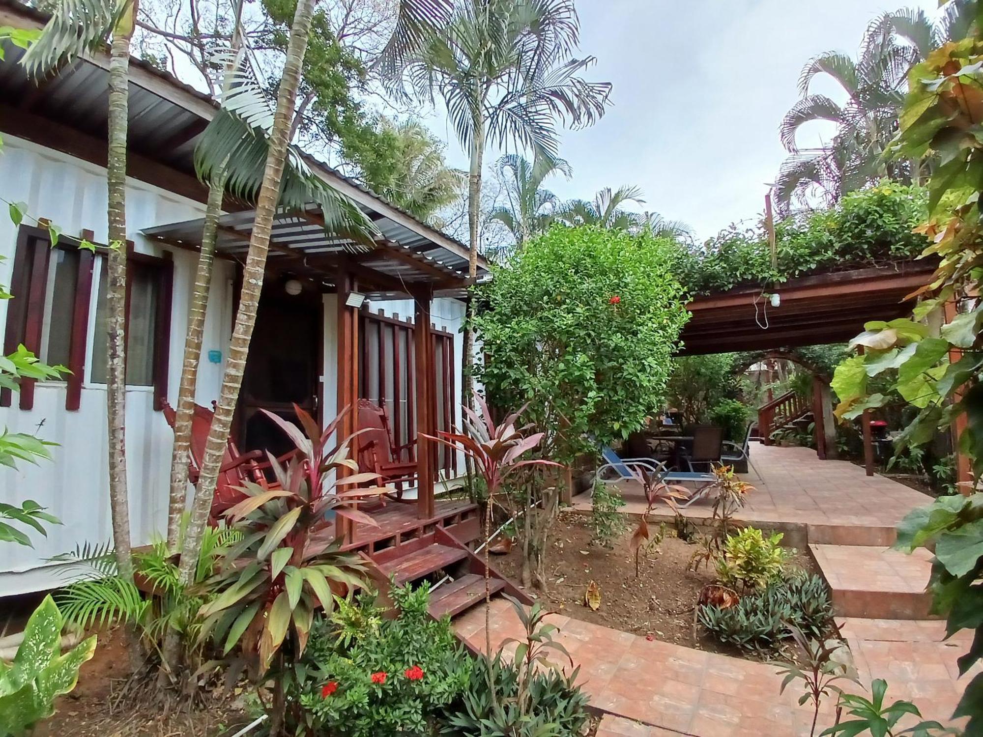 סנדי ביי Roatan Backpackers' Hostel מראה חיצוני תמונה